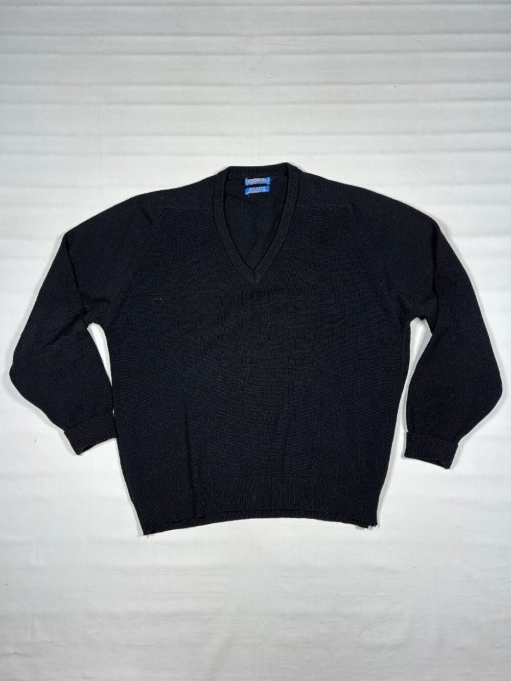 Vintage Pendleton Sweater Mens Large Black Lambswool V Neck Knit Pullover USA